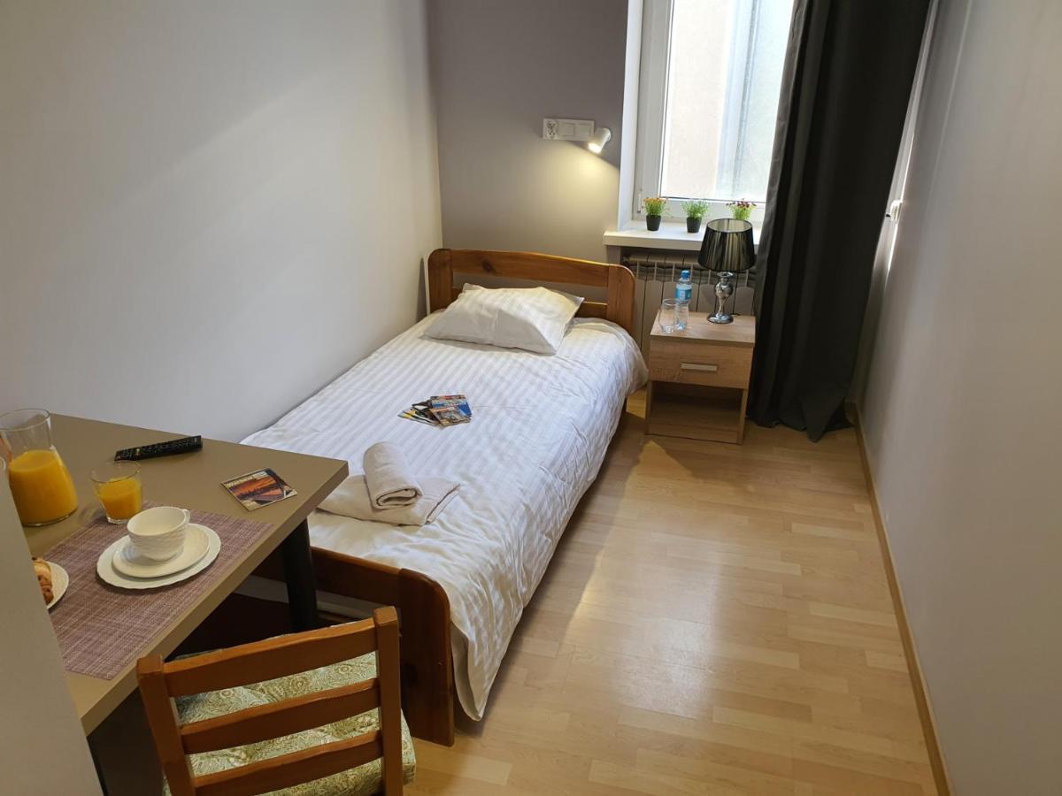 Jasna Hotelik Self Check-In Varsavia Esterno foto